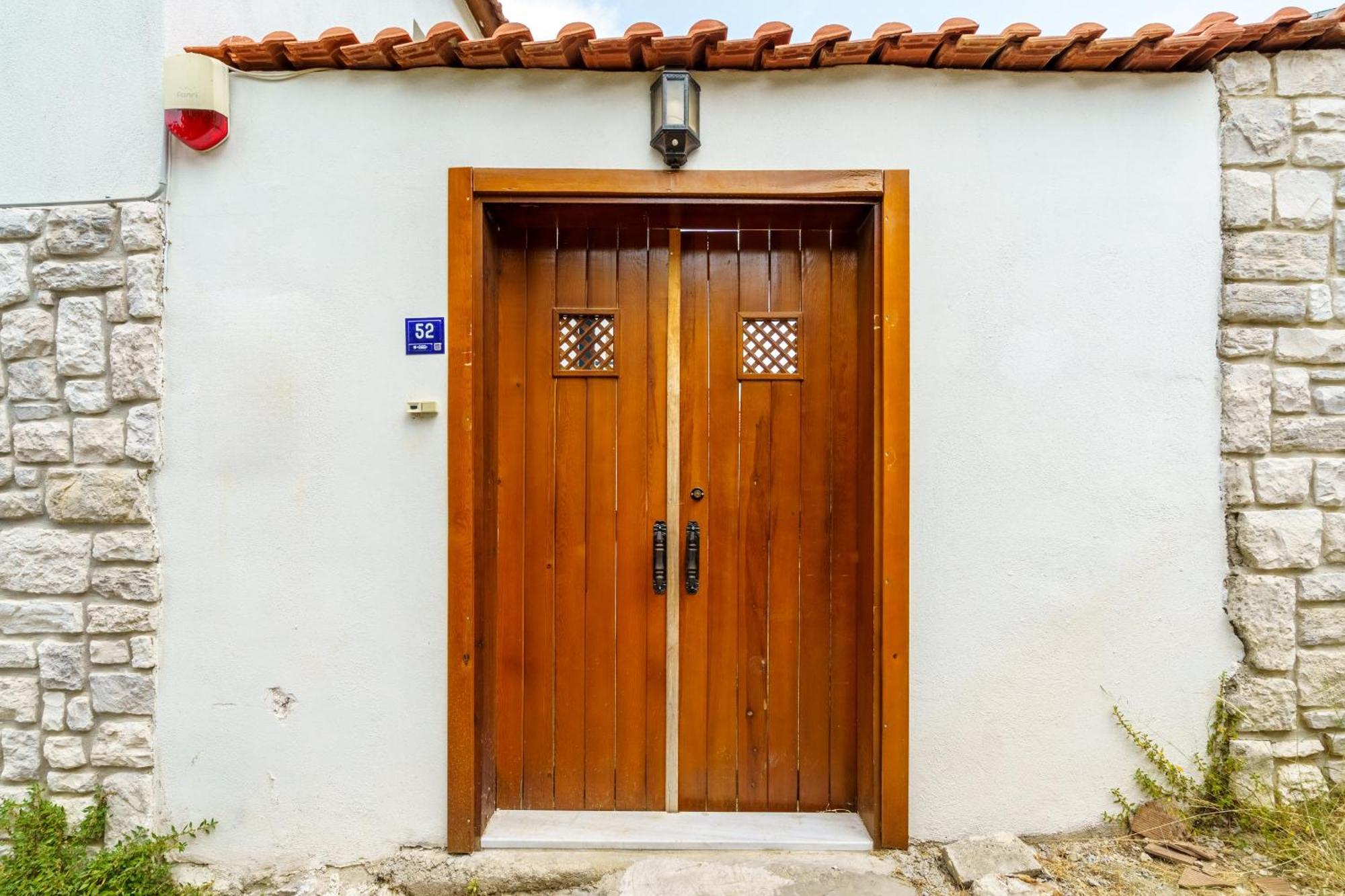 Koey Icinde Zevkle Doesenmis Oezel Havuzlu Lueks Tas Villa *
